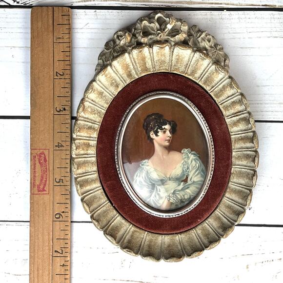VTG Cameo Creation Domed Glass Portrait Countess Grosvenor Ornate Velvet Mat 7" - Picture 5 of 6